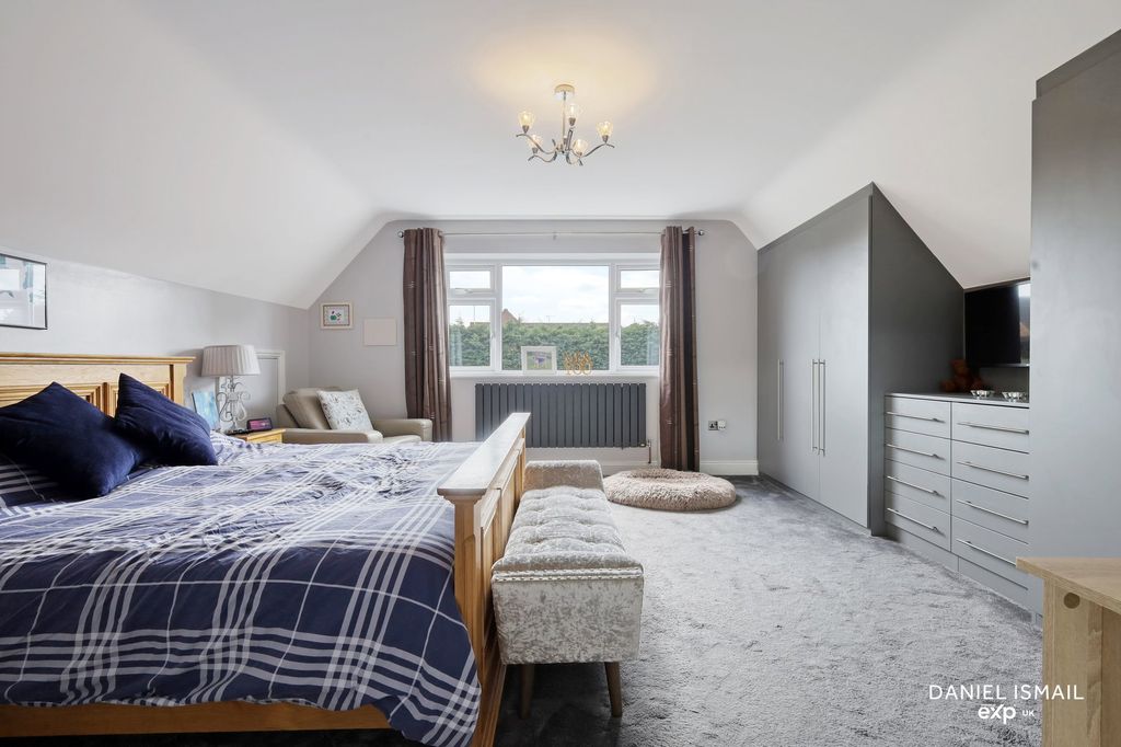 Additional image 25 of 5 bed detached house for saleGreat Berry Lane, Langdon Hills, Basildon SS16