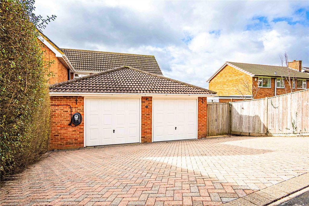 Additional image 35 of 5 bed detached house for saleGaveston Drive, Berkhamsted, Hertfordshire HP4