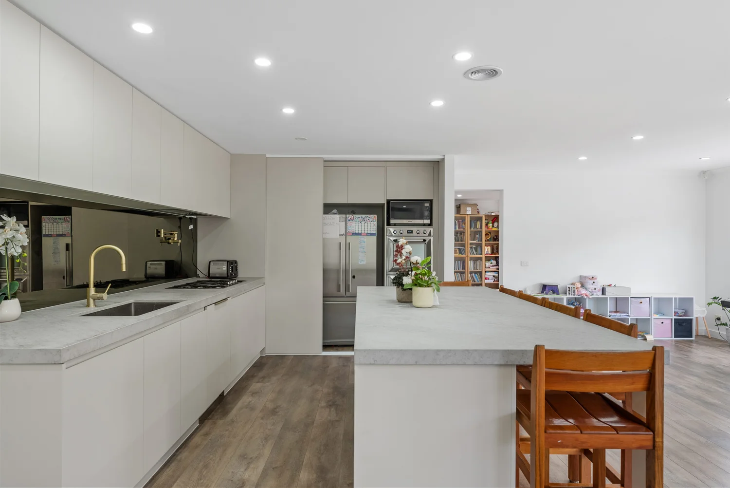 14 The Crest, Hillside VIC 3037 photo 3