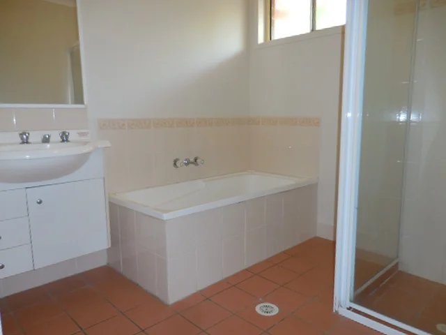 Additional image 8 of 24 Dauphin Crescent, Merrimac QLD 4226