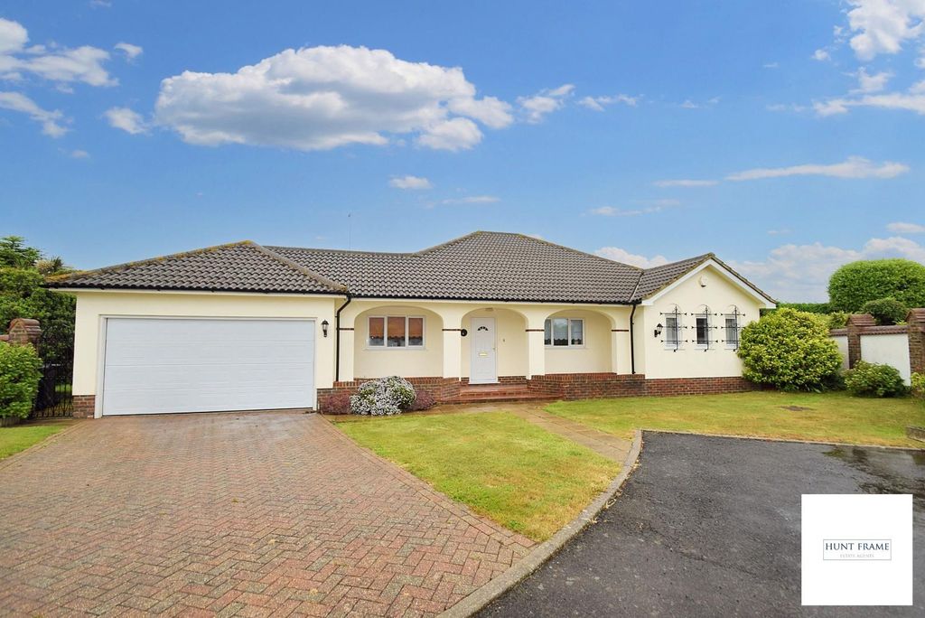 3 bed detached bungalow for saleWinceby Close, Bexhill-On-Sea TN39