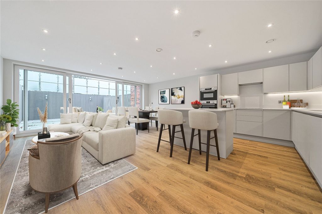 Additional image 2 of 2 bed flat for saleBromley Road, Beckenham BR3