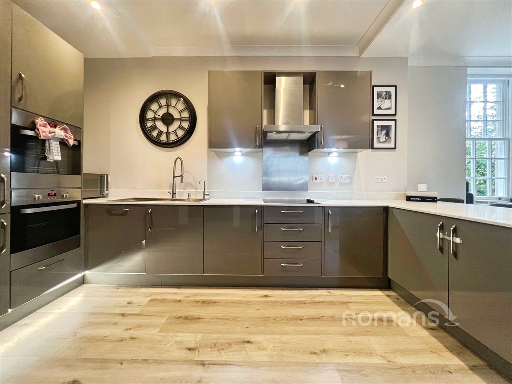 Additional image 17 of 3 bed flat for saleWhite Cross Place, Wellesley, Aldershot GU11