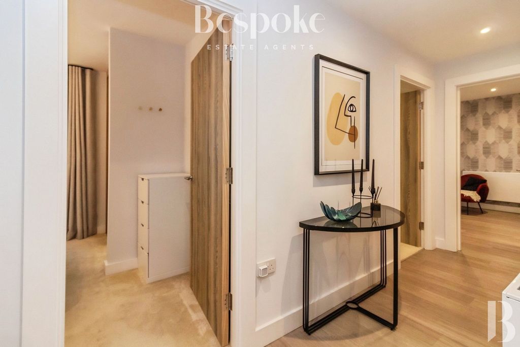 Additional image 4 of 2 bed flat for saleSunapee Road, Reading RG2