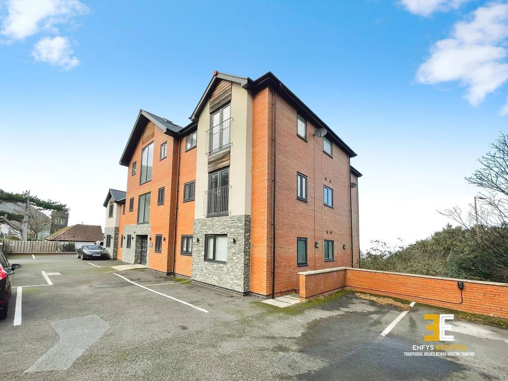 2 bed flat for saleBangor Road, Penmaenmawr LL34
