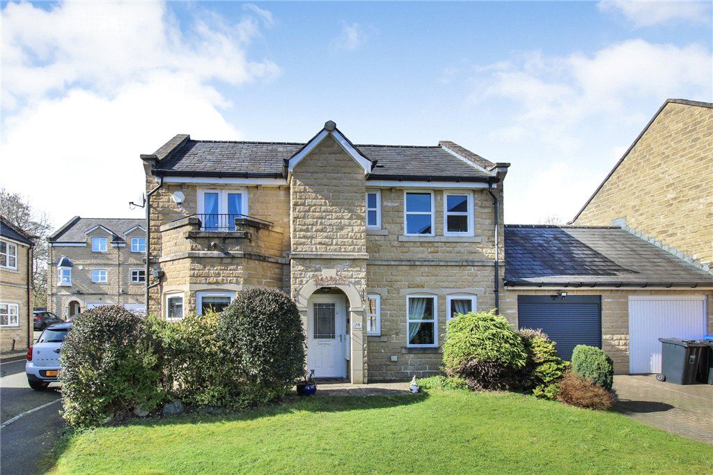 3 bed link detached house for saleRobinson Fold, Barnoldswick, Lancashire BB18