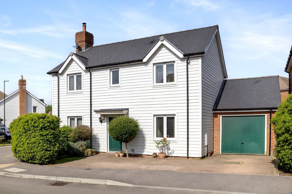 3 bed detached house for saleLonghurst Drive, Billingshurst RH14