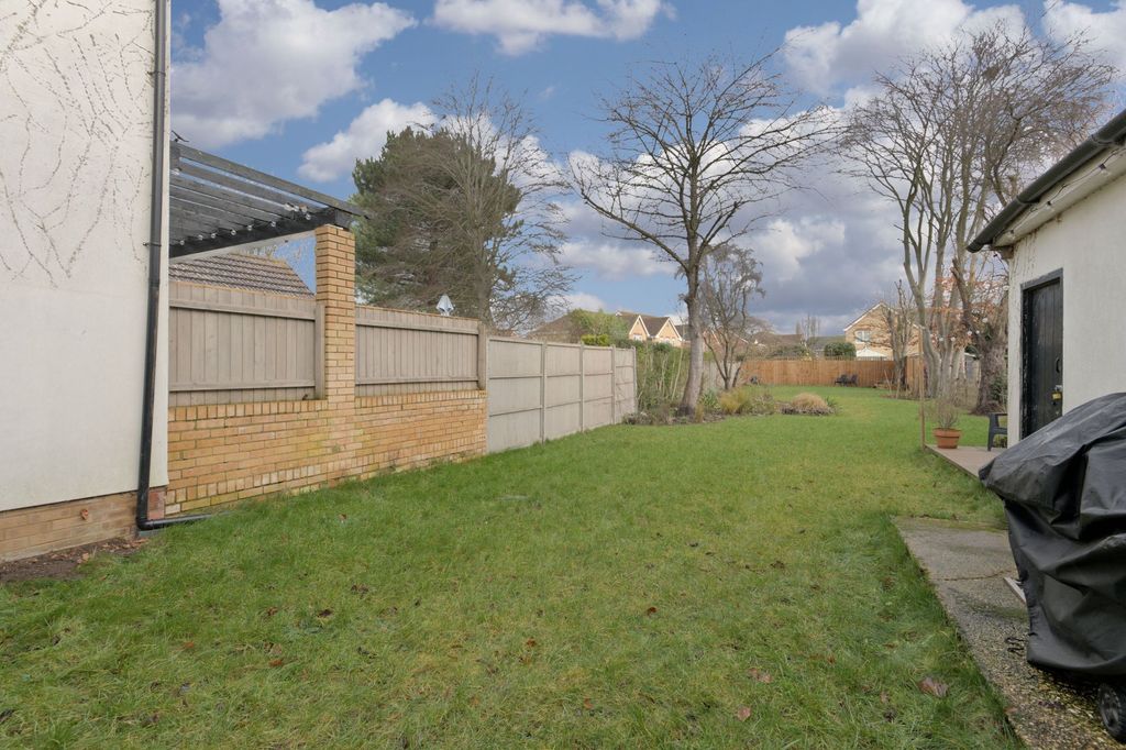 Additional image 15 of 3 bed semi-detached house for saleLondon Road, Biggleswade SG18