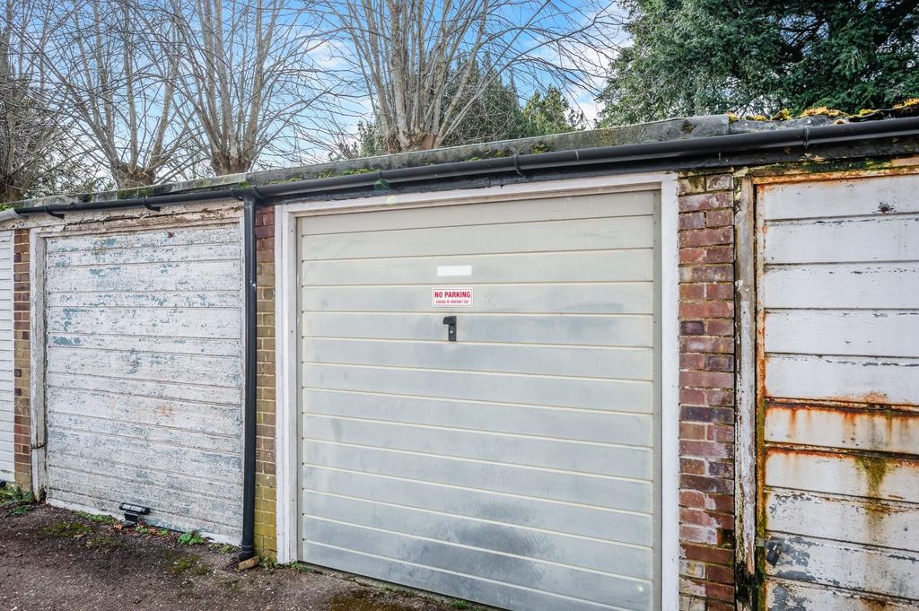 Additional image 11 of 2 bed maisonette for saleCheviot Close, Banstead SM7