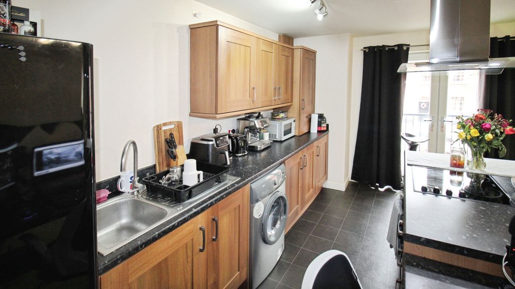 Additional image 11 of 2 bed flat for salePeterson Drive, Grimsby DN36