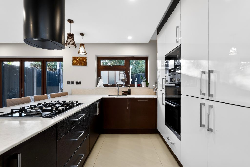 Additional image 8 of 3 bed semi-detached house for saleBeeston Close, Watford WD19