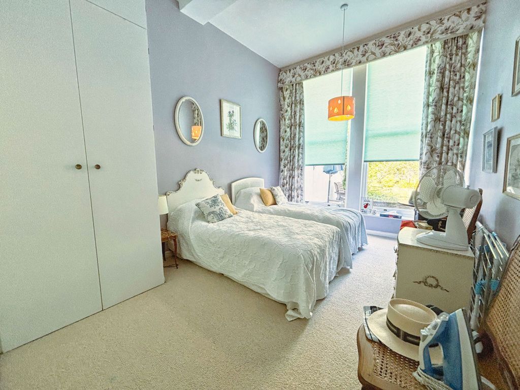 Additional image 9 of 2 bed flat for salePixham Lane, Dorking RH4