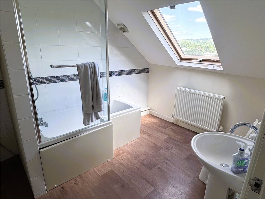 Additional image 4 of 2 bed flat for saleWind Street, Ammanford, Carmarthenshire SA18