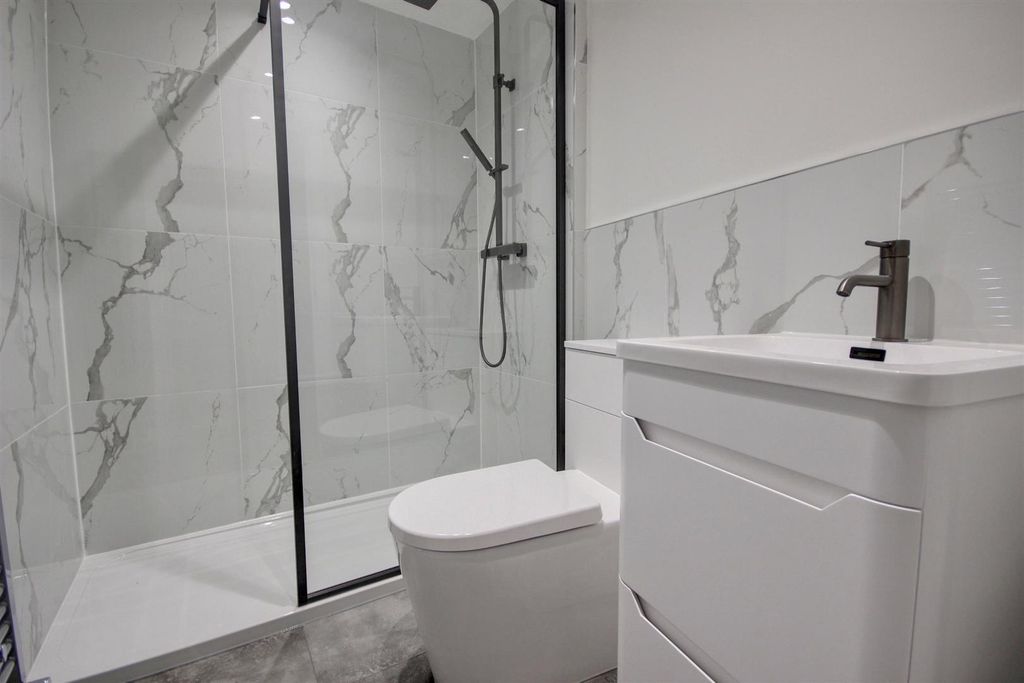 Additional image 5 of 2 bed flat for saleSaturday Market Place/Lairgate, Beverley HU17