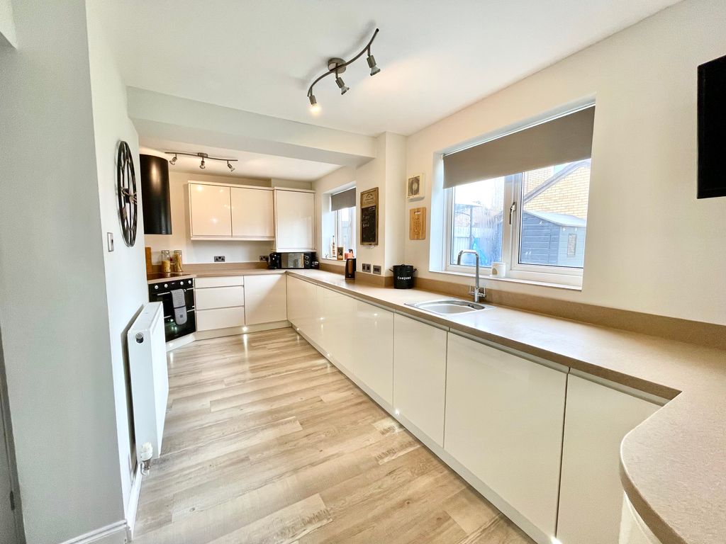 Additional image 4 of 4 bed detached house for saleWoodham Park, Barry CF62
