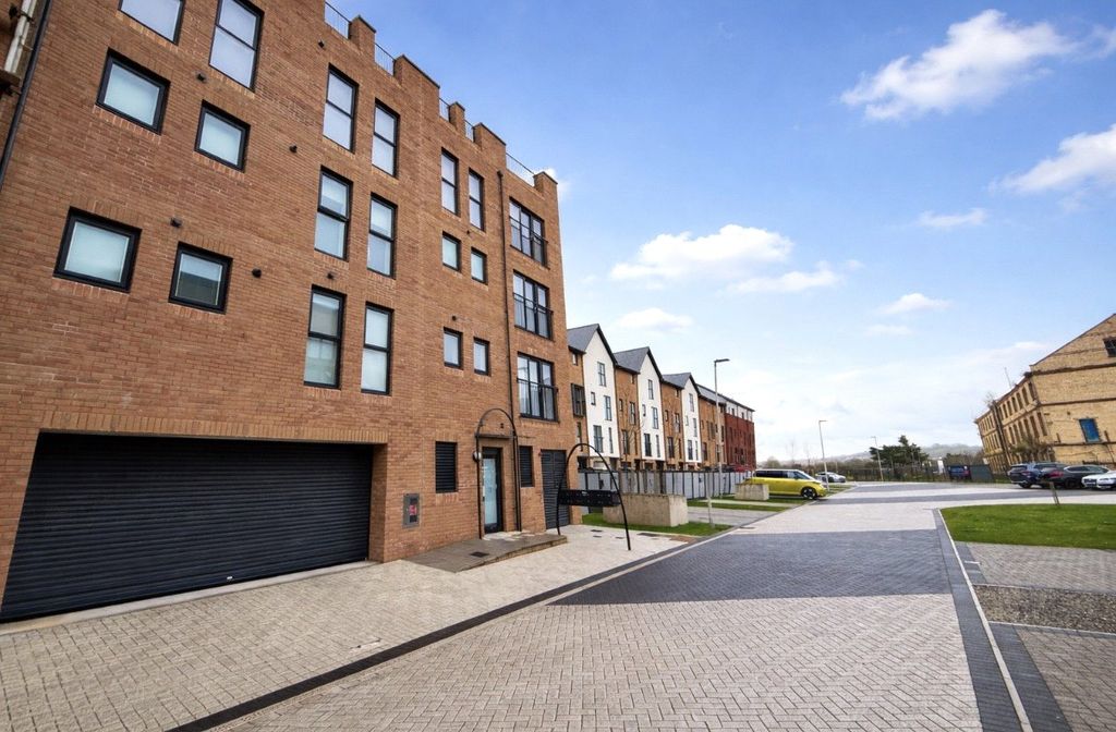 Additional image 2 of 2 bed flat for saleTaw Wharf, Sticklepath, Barnstaple, Devon EX31