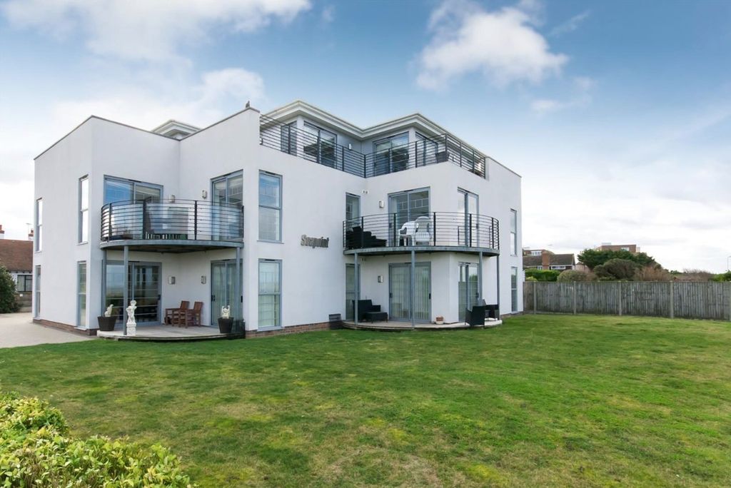 Additional image 2 of 2 bed flat for saleThe Parade, Birchington, Kent CT7
