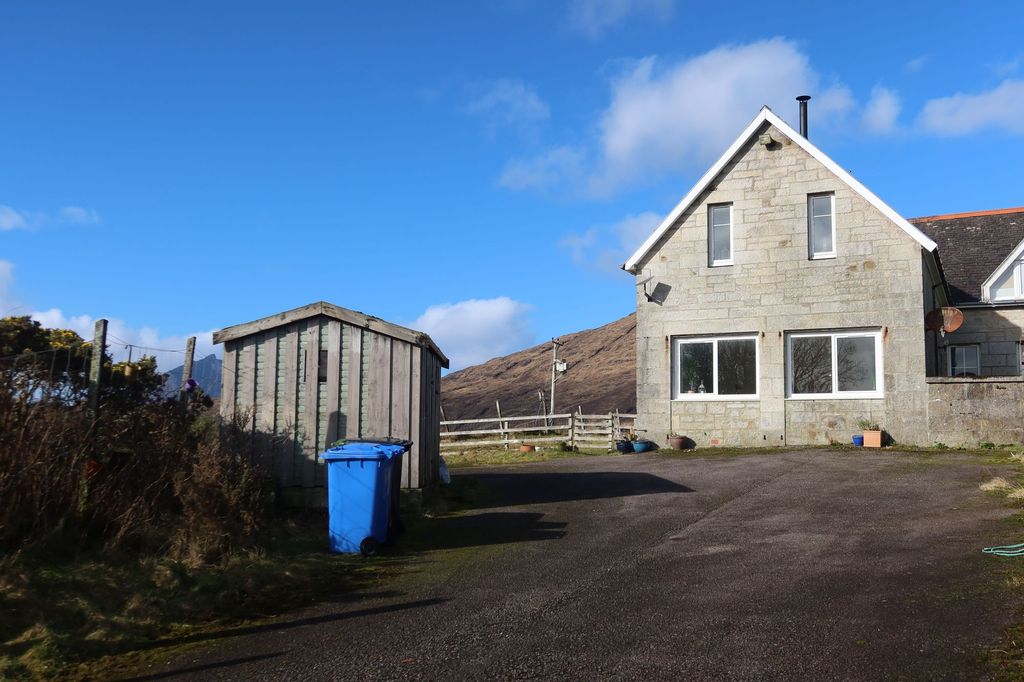 2 bed maisonette for saleKirkibost Steading, Broadford, Isle Of Skye IV49 photo 2