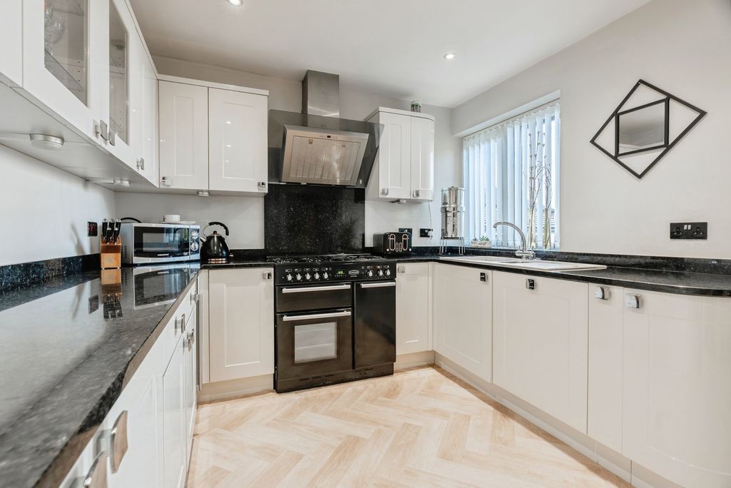 Additional image 7 of 5 bed bungalow for saleGlenborough Avenue, Bacup, Lancashire OL13