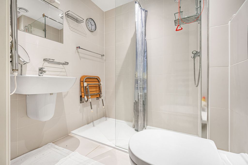 Additional image 10 of 2 bed flat for saleWootton Road, Abingdon OX14