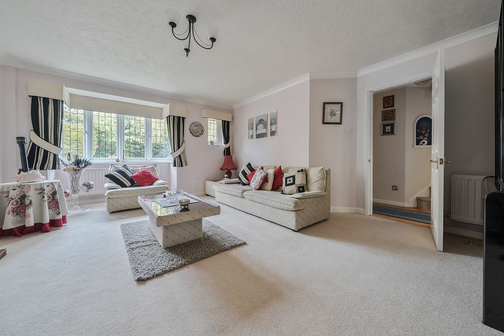 Additional image 3 of 6 bed detached house for saleFerguson Close, Bromley BR2
