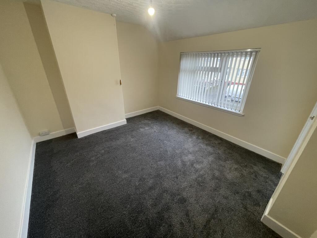 HALESOWEN - Margaret Avenue photo 5