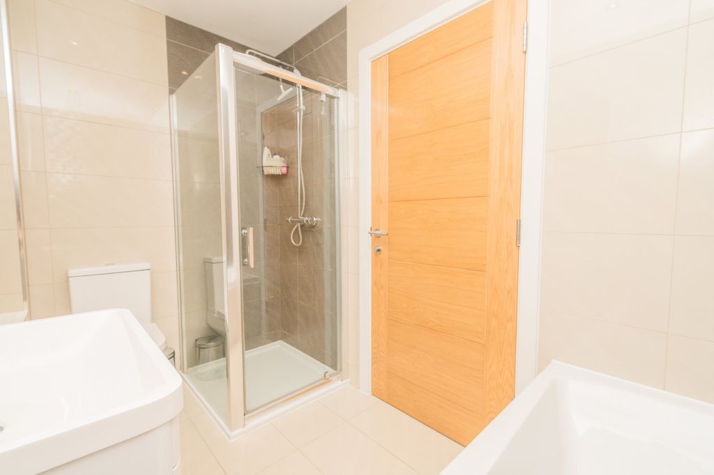 Additional image 8 of 2 bed flat for saleBeach Avenue, Birchington, Kent CT7