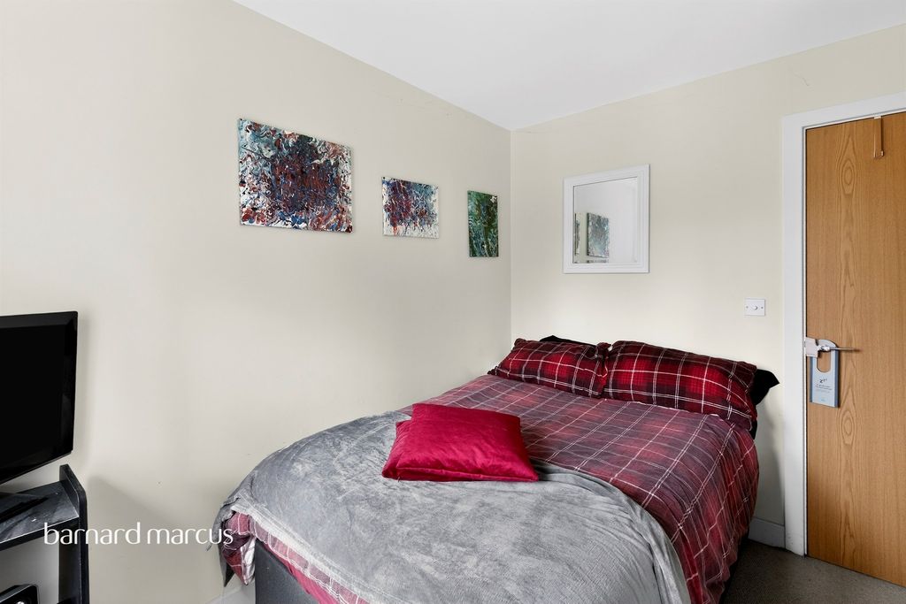 Additional image 8 of 2 bed flat for saleHill View, Dorking RH4