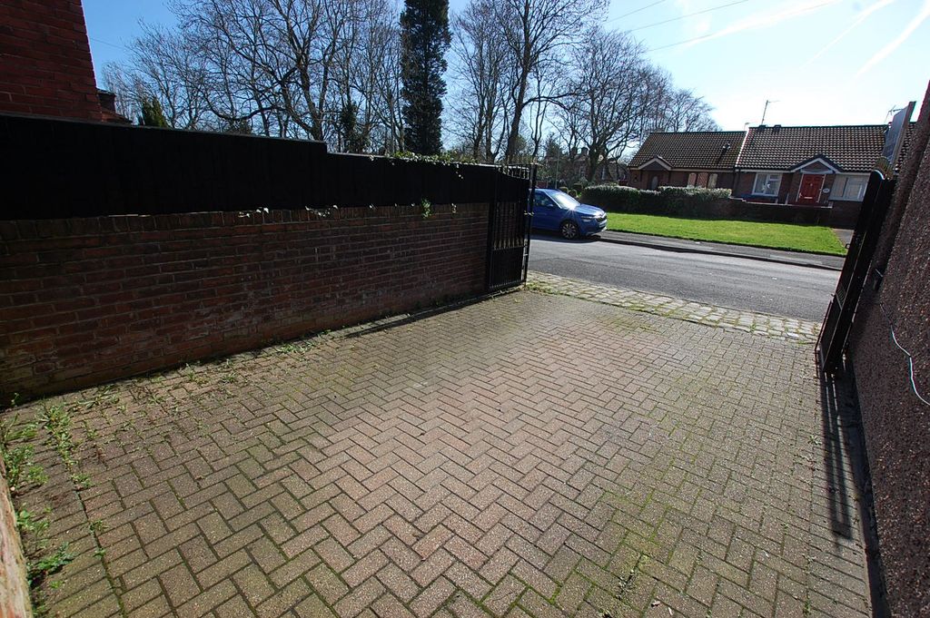 Additional image 23 of 3 bed semi-detached house for saleCurrier Lane, Ashton-Under-Lyne, Greater Manchester OL6