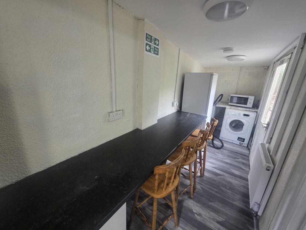 Hazeledene Road photo 3