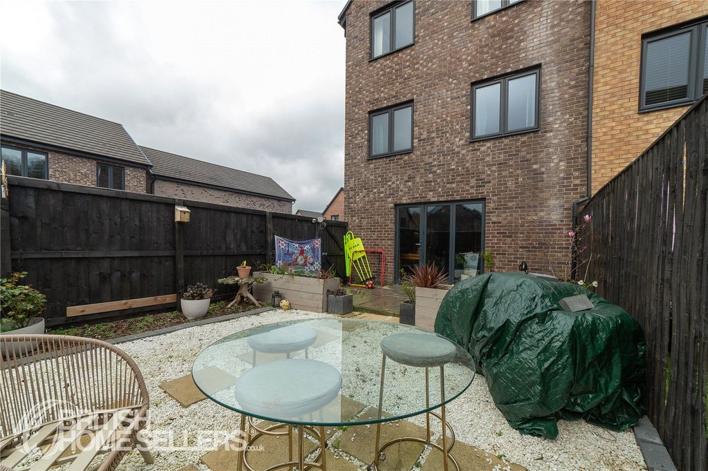 Additional image 28 of 4 bed end terrace house for saleWoodyard Avenue, Chesterfield, Derbyshire S41