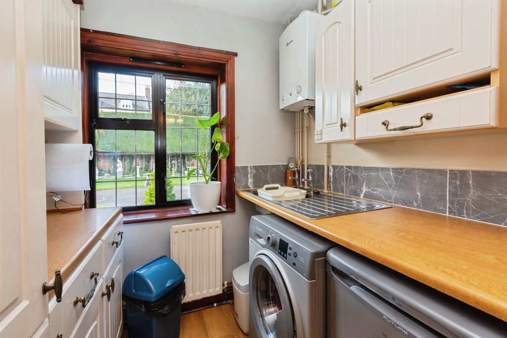 Additional image 11 of 4 bed detached house for saleParsons Lane, Bierton, Aylesbury HP22