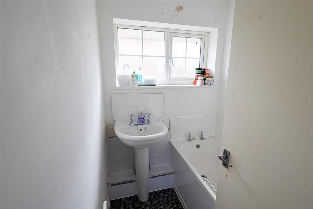 Additional image 5 of 2 bed flat for saleIslington Walk, Middlesbrough TS4