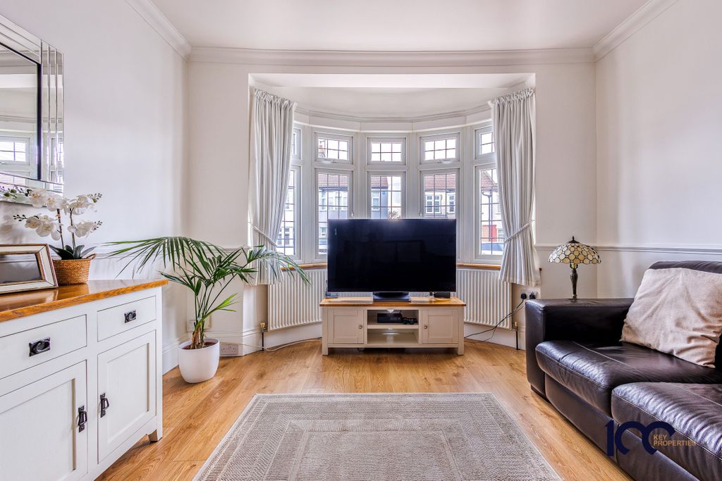 Additional image 3 of 2 bed semi-detached house for saleCrystal Avenue, Hornchurch RM12
