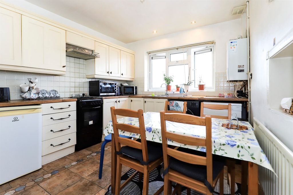 Additional image 4 of 3 bed flat for saleMeldon Drive, Bilston WV14