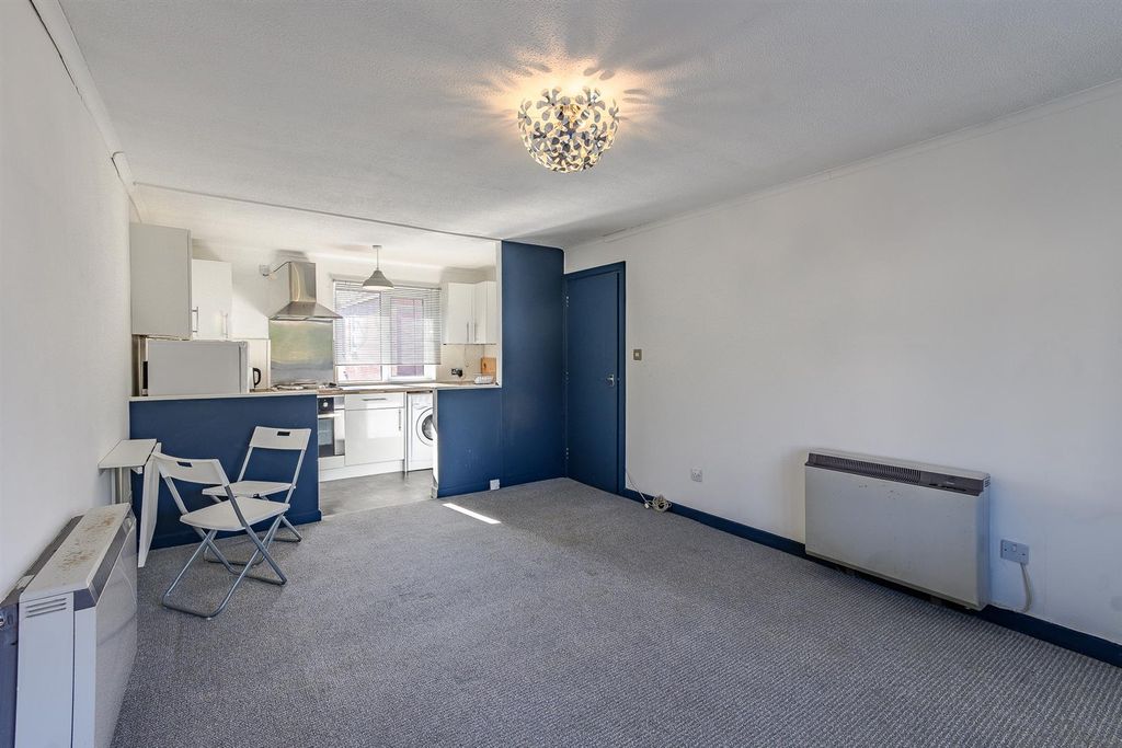 Additional image 3 of 1 bed flat for salePark Road, Barry CF62
