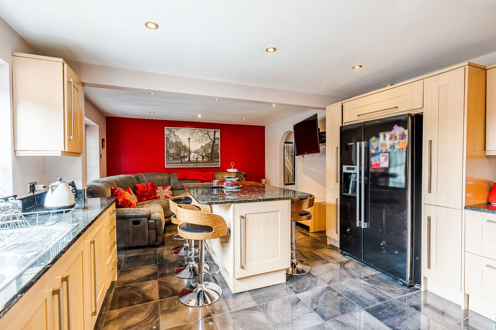 Additional image 8 of 6 bed detached house for saleLea Road, Batley WF17