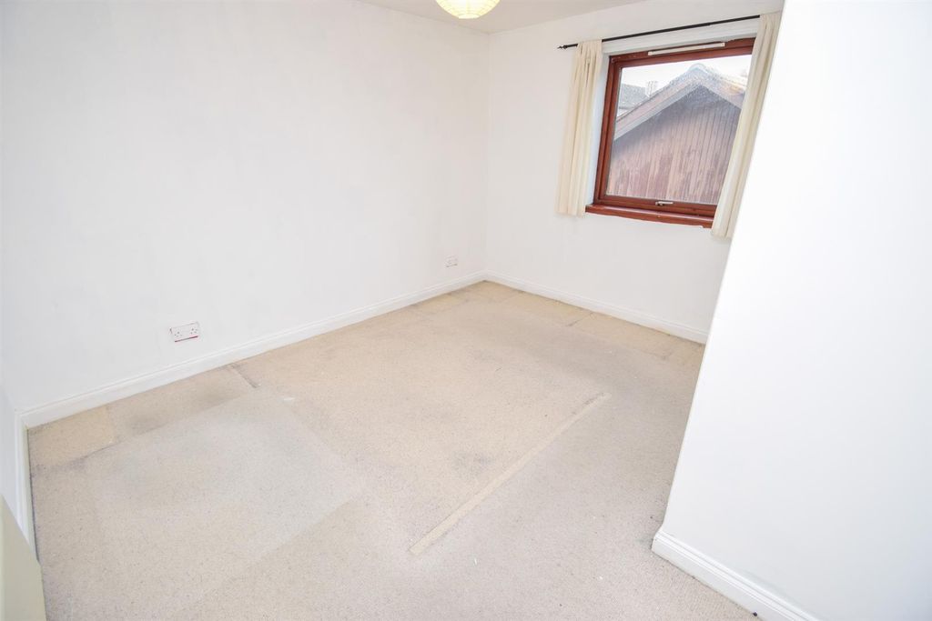 Additional image 14 of 2 bed flat for sale17 Springfield Gardens, Inverness IV3