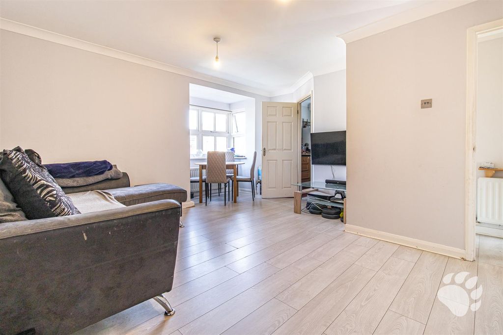 Additional image 2 of 2 bed flat for saleHandleys Court, Noak Bridge SS15
