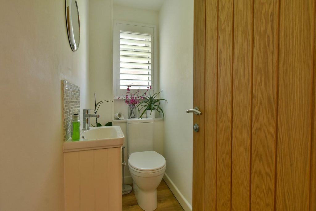 Additional image 15 of 3 bed flat for saleWest Parade, Bexhill-On-Sea TN39