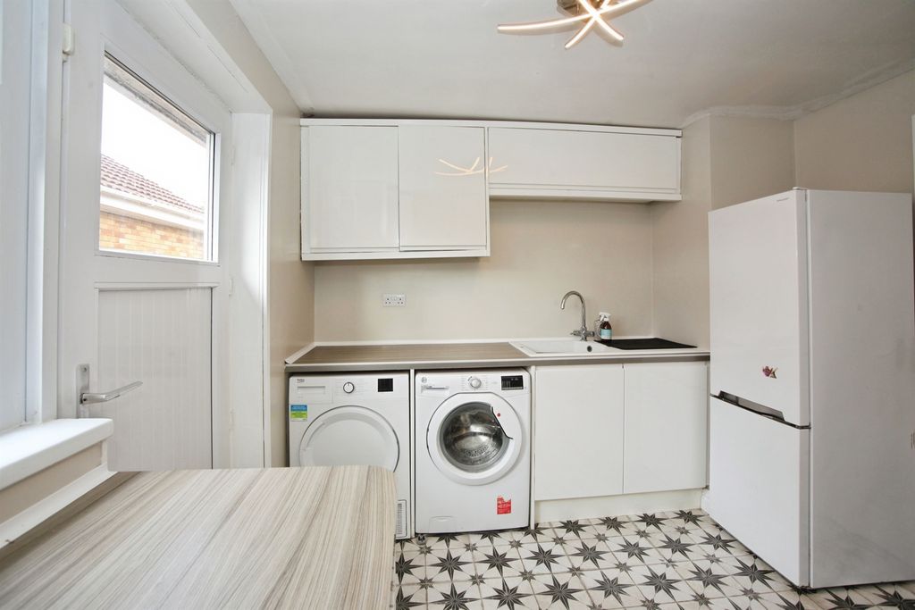 Additional image 6 of 2 bed detached bungalow for saleHeol Clyd, Caerphilly CF83