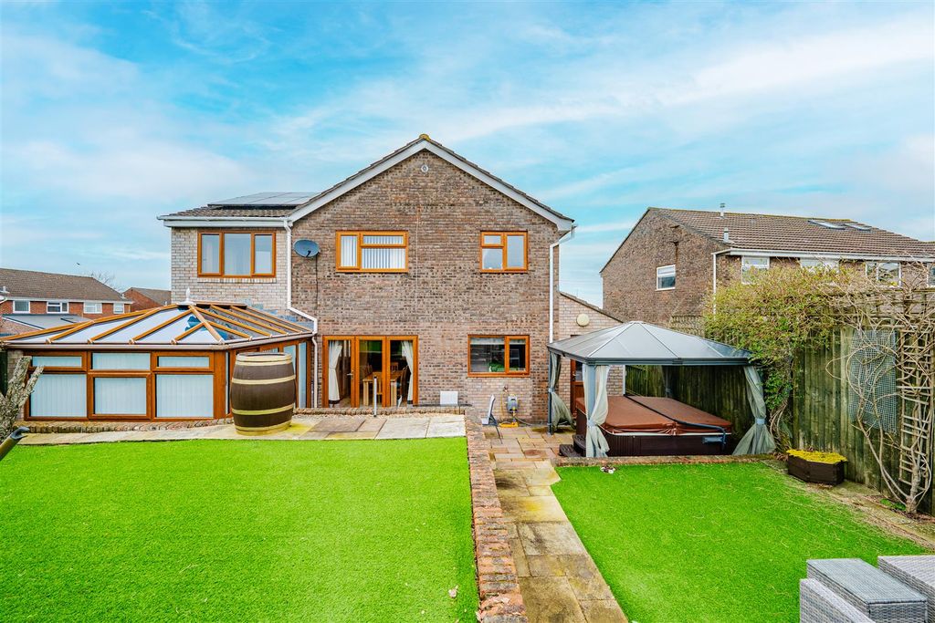 Additional image 4 of 5 bed detached house for saleSherbourne Close, Barry CF62