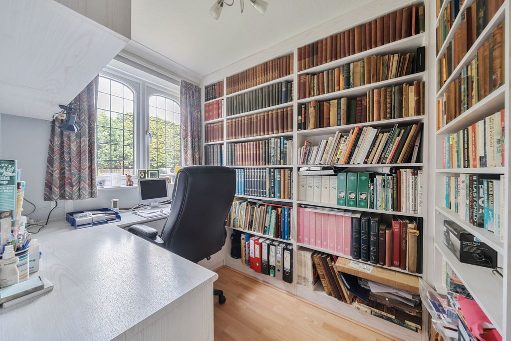 Additional image 10 of 6 bed detached house for saleFerguson Close, Bromley BR2