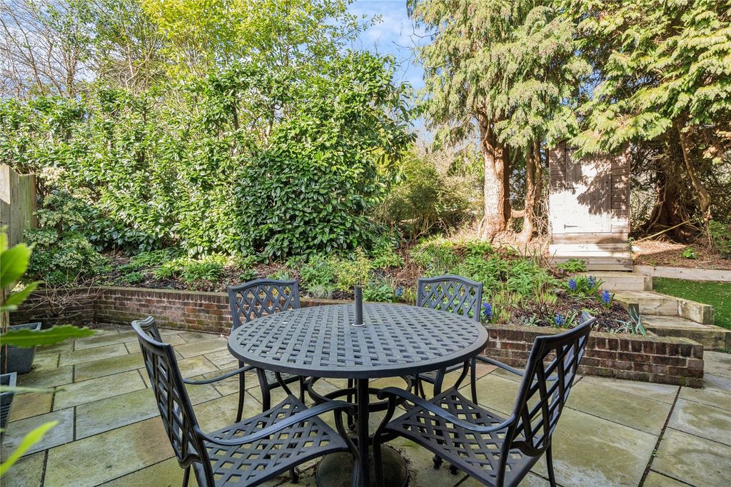 Additional image 4 of 2 bed flat for saleNorth Road, Berkhamsted, Hertfordshire HP4