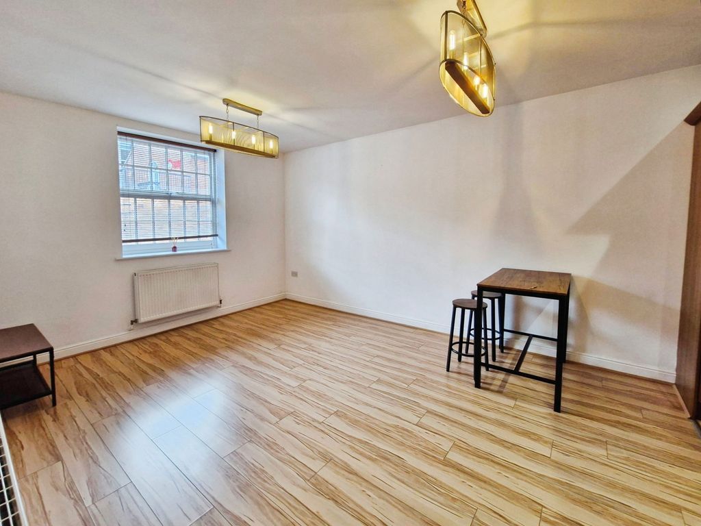 Additional image 4 of 3 bed flat for saleFlemingate Court, Beverley HU17
