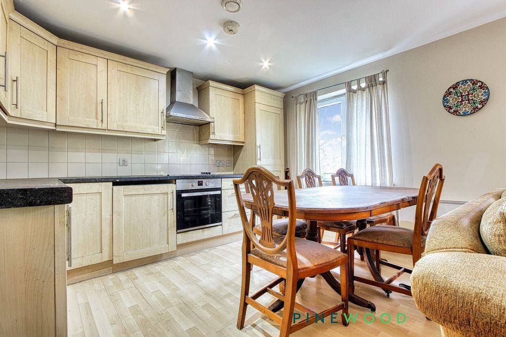 2 bed flat for saleTapton Lock Hill, Stevenson House Tapton Lock Hill S41 photo 4