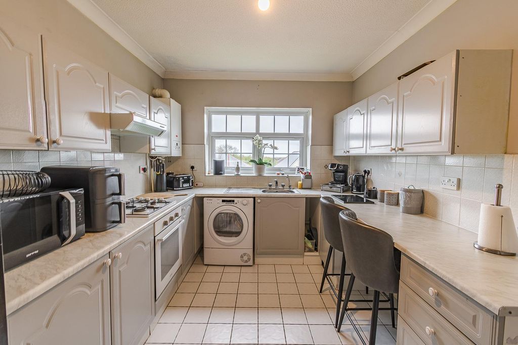 Additional image 10 of 2 bed flat for saleBarrians Way, Barry CF62