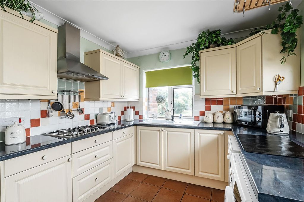 Additional image 7 of 3 bed chalet for saleWest Farm Close, Ashtead KT21