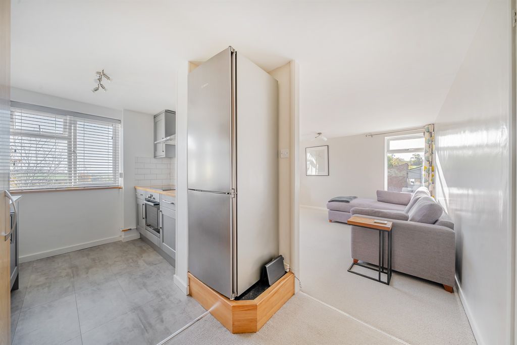 Additional image 3 of 1 bed flat for saleHilltop Road, Berkhamsted HP4