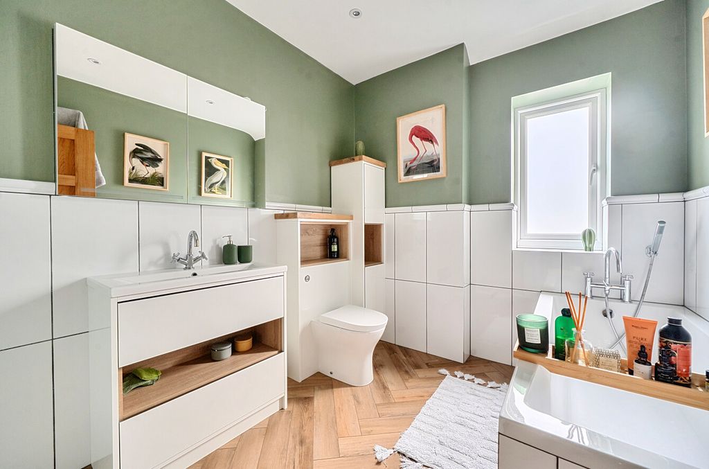 Additional image 18 of 4 bed detached house for saleHighfield Gardens, Aldershot, Hampshire GU11